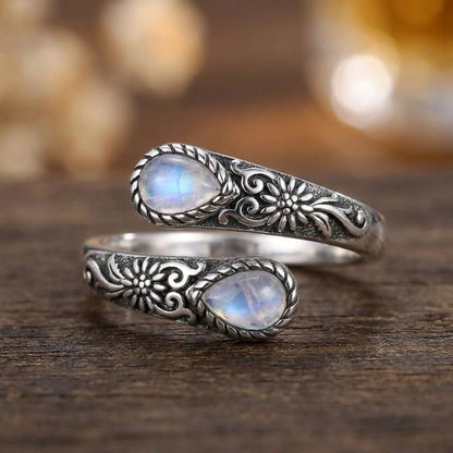 Vintage Protection Ring – Moonstone